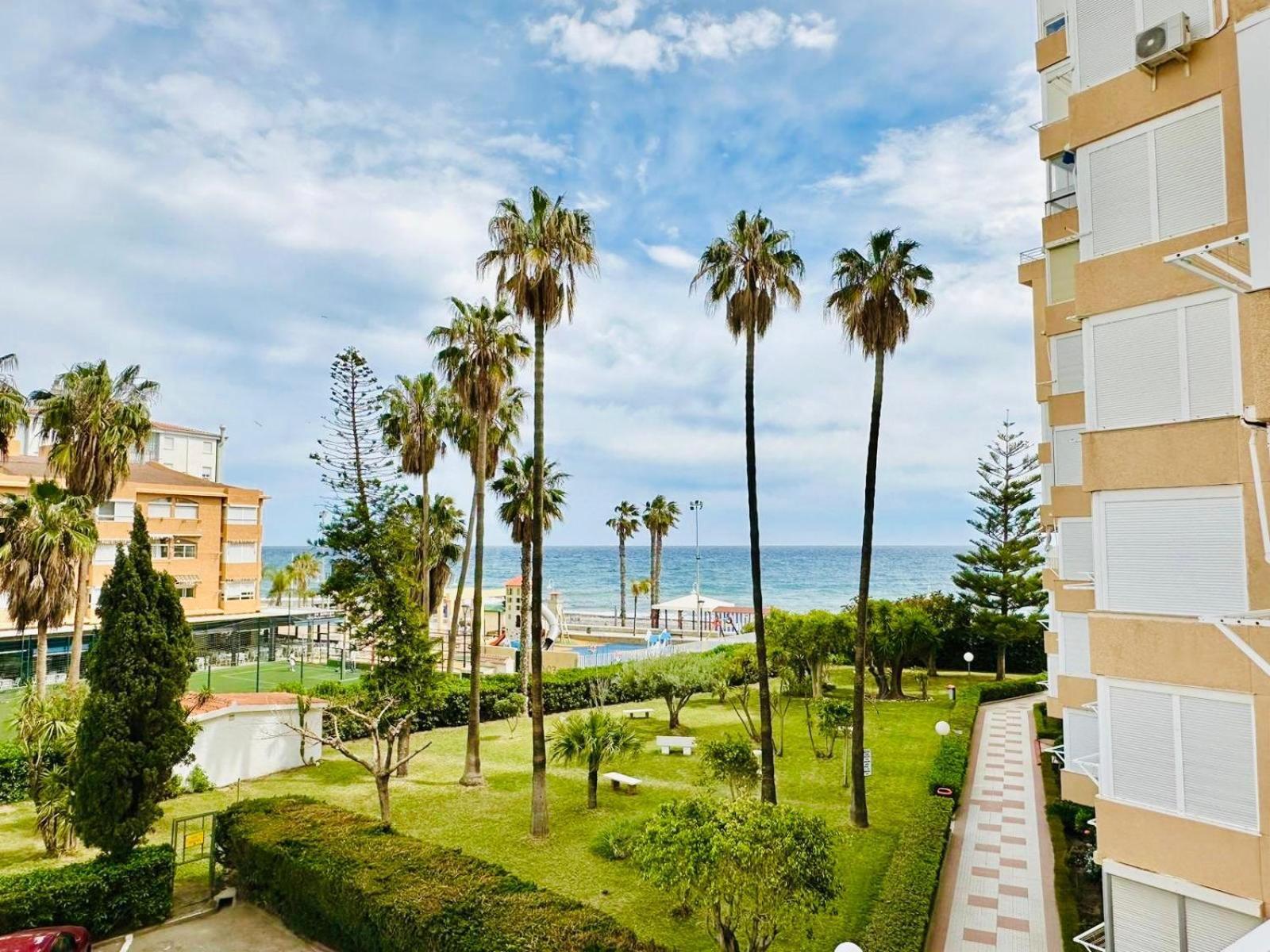Estudio Pepa Luna Algarrobo Beach Malaga Luaran gambar